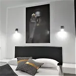 Ricky Place - Chaparral Complex Apartment *