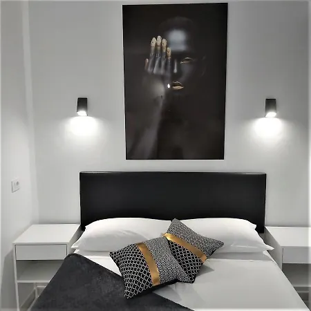 Ricky Place - Chaparral Complex Appartement