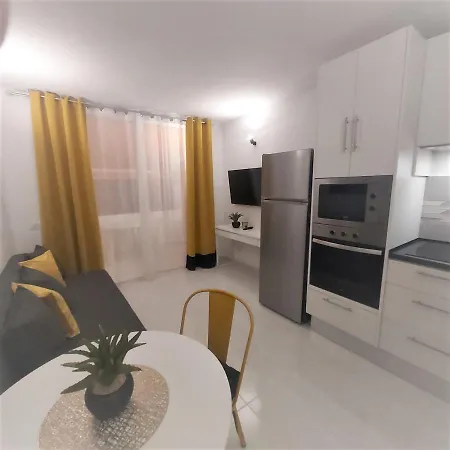 Apartman Ricky Place - Chaparral Complex *