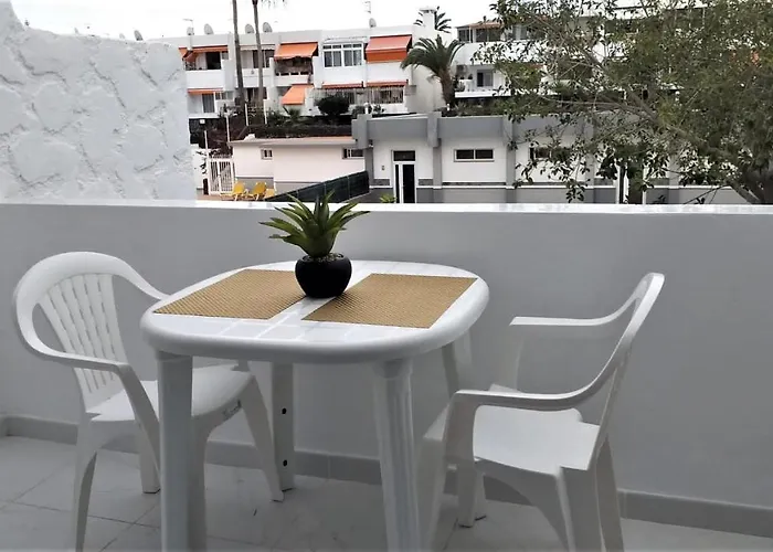 Ricky Place - Chaparral Complex Apartment